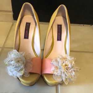 Mojo Moxy fun high heels